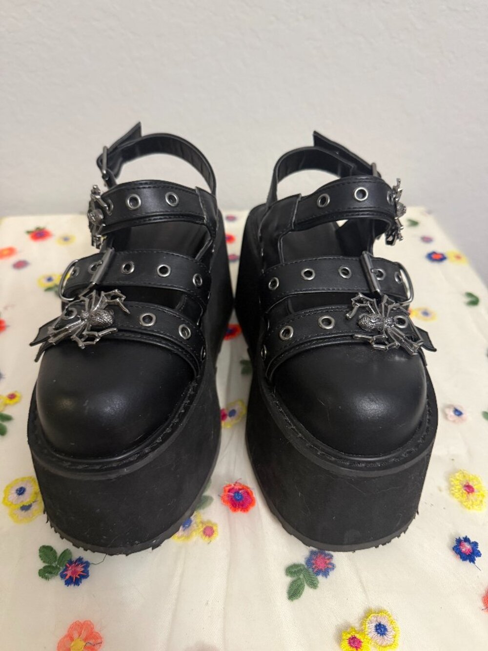 Demonia Damned-27 Spider Buckle Platform Sandals